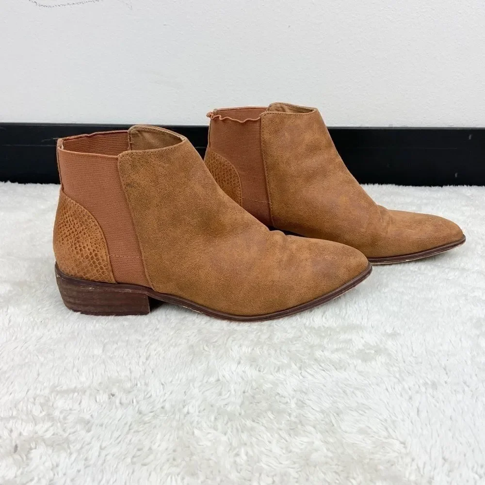 Coconuts by Matisse Suede Leather Booties
